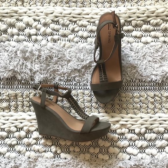 🤍 Grey Wedges - Picture 1 of 3